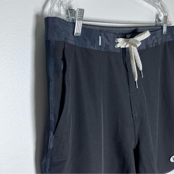 NEW Vuori Cruise Boardshort in Black sz 34 - Picture 5 of 8